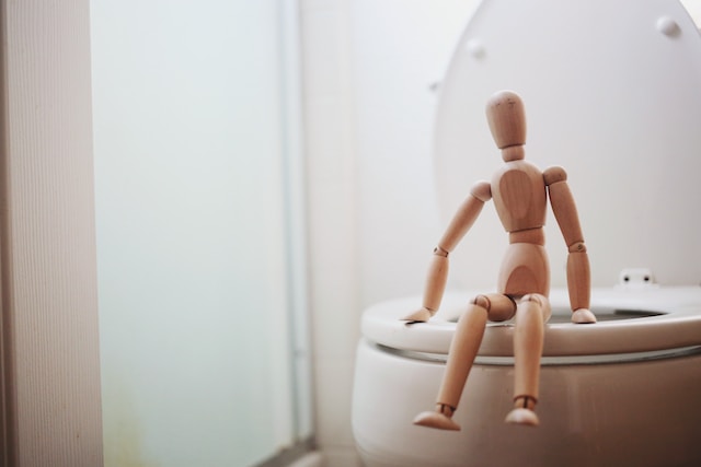 4歳のおねしょ!お漏らしが治らない原因や対策を解説!おすすめ夜オムツも紹介